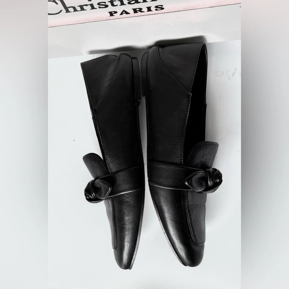Stuart Weitzman Bandeau Leather Flat Loafers Short Heel in Black Size 9